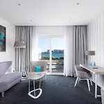 Juliani - Boutique 4*