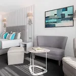 Juliani - Boutique 4* San Ġiljan